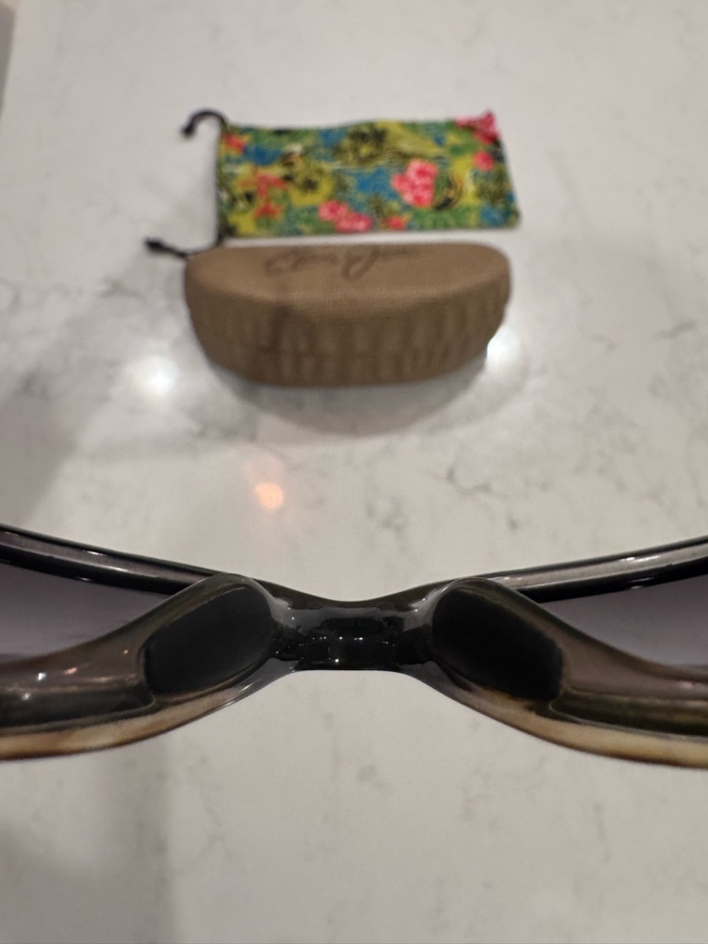 Maui Jim Women's Black to Brown Gradient Frame Sunglasses with Case & Pouch - Picture 7 of 12